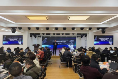 <b>次培训邀请了大学人工智能成长研究院专家刘翔</b>
